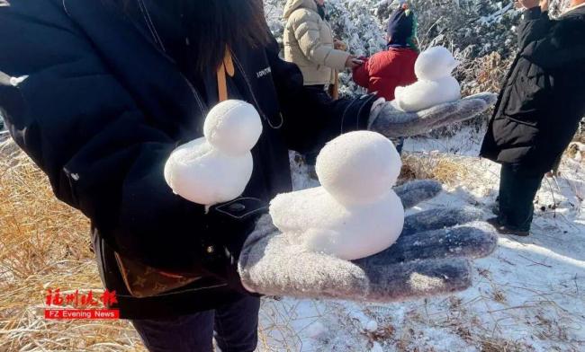 男孩去东北吃几口雪发烧到39.1度 尝雪需谨慎