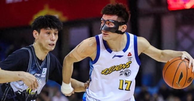 CBA积分榜：上海队积分追平广厦，青岛回升第四 北京排名第七