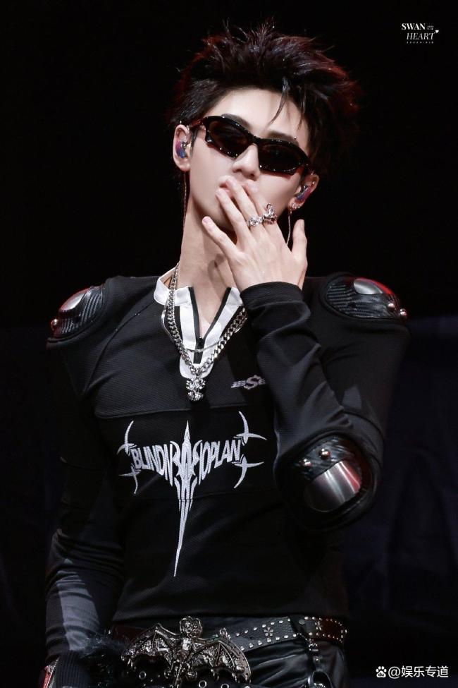 朱志鑫回应没站稳 公司操作惹争议