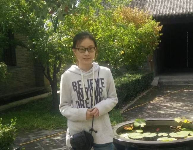 大二女生回家途中失踪已8年 父亲悬赏10万寻女