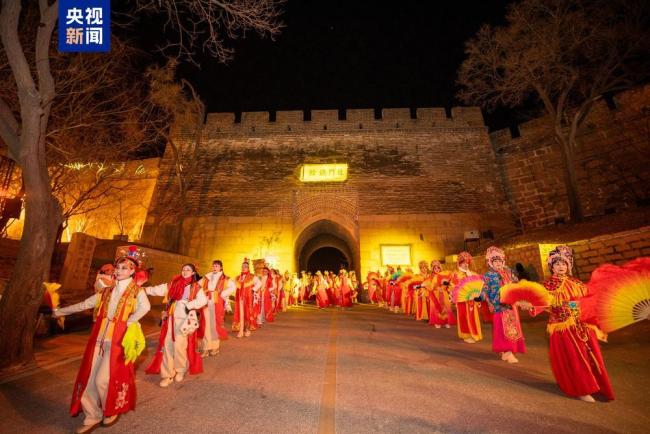 北京八达岭夜长城将于除夜洞开 光影非遗迎新春