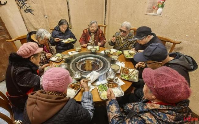 四川老迈开1元食堂:能吃1荤2素1汤,温和茕居老东说念主心