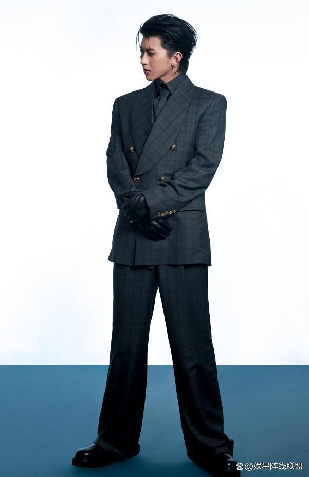 蔡徐坤 畴昔队友短暂“拉黑”激发争议