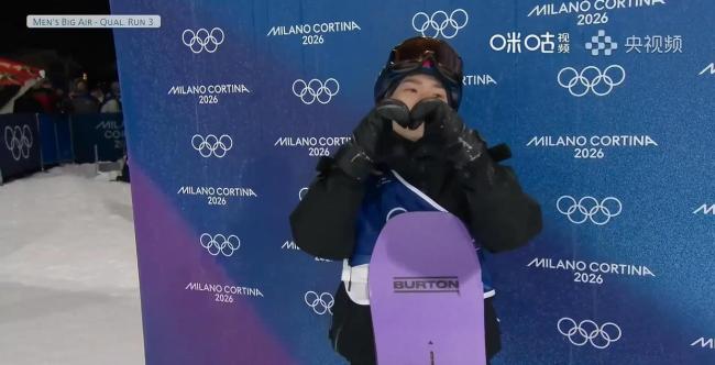 首跳摔倒后翻盘 还原苏翊鸣晋级过程 逆境中的心理韧性