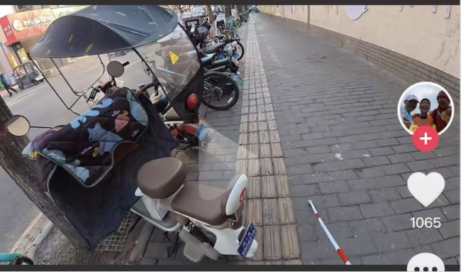 除了盲东谈主 盲谈上什么王人有 视障者的出行逆境