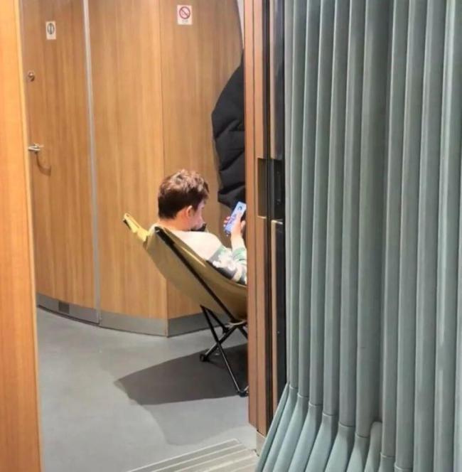 高铁上摆折叠椅振奋落座？12306明确捎带使用抓法