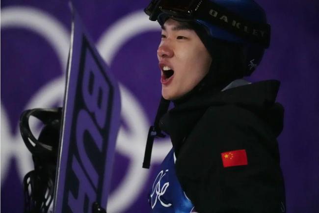 苏翊鸣在《东谈主民日报》撰文 挑战极限无间前行