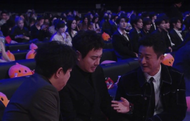 沈腾打瞌睡被黄渤拍下