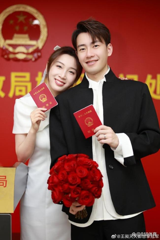 王昶求婚梁伟铿递戒指