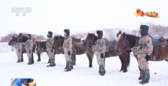 风雪边关路 战士军马共守祖国边防线