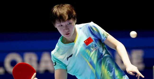 强势晋级!王曼昱直落三局赢下国乒德比 左半台掌控全场