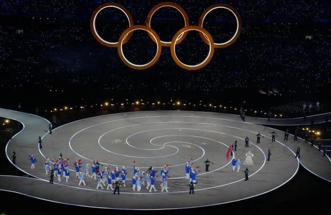 中国代表团入场 米兰-科尔蒂纳冬奥会开幕式亮相