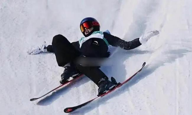 谷爱凌恢复第一溜造作