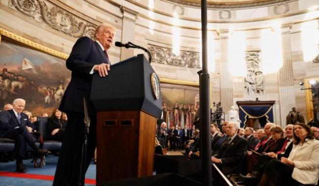 学者：特朗普羞辱奥巴马引众怒 种族歧视再掀波澜