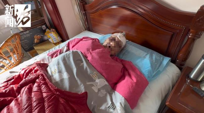 105岁老东谈主眩晕 救护车出小区被拦