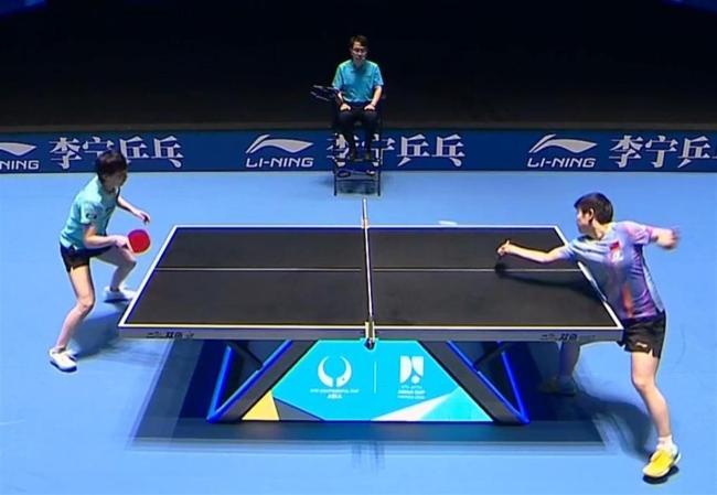 乒乓亚洲杯:孙颖莎首次夺冠!挽救赛点4-3险胜,王曼昱无缘卫冕 巅峰对决展现国乒实力