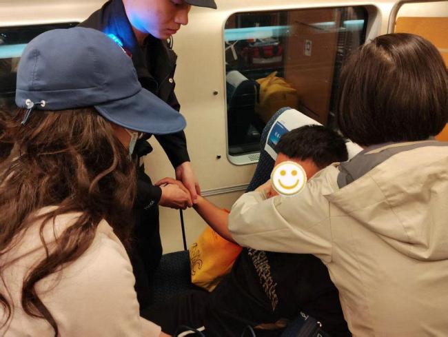 男人吃海鲜后跑步赶车我晕休克