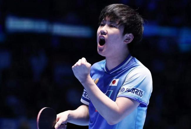 四局对手仅拿20分！张本智和晋级四强