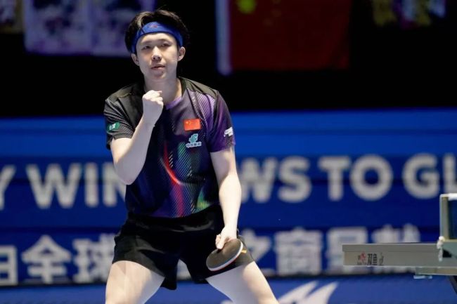 王楚钦夺冠后指向王皓 卫冕成功展实力