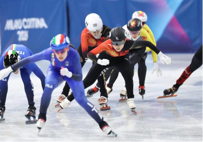 冬奥冠军曲春雨宣布退役，北京冬奥会上她和队友夺混团接力金牌 正式告别赛场