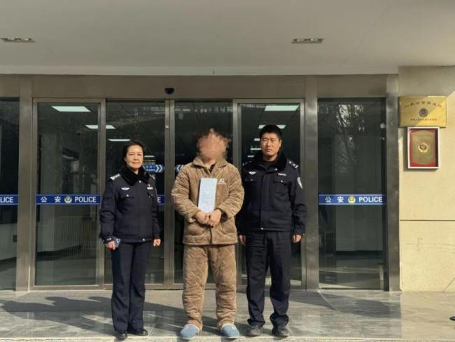 男子网购椅子却收到价值40万元银砖 意外收获引发关注