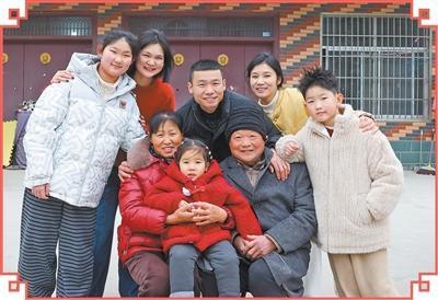 年味就在双向奔赴的亲情里 换个地点也换种体验