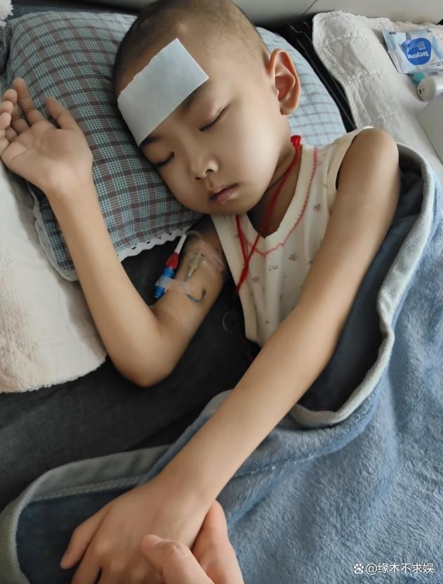 9岁抗癌小斗士米粒离世 与病魔斗争的坚强女孩