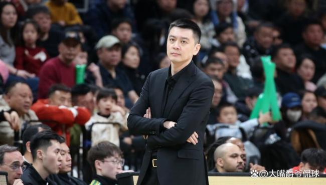 即将亮相辽视春晚！杨鸣下课后彻底放飞 他还能重回辽篮吗 未来可能性大