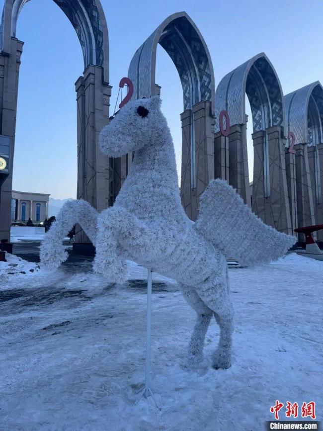 这个邻国也有马年 还有蜗牛年野猪年 马年寓意积极朝上