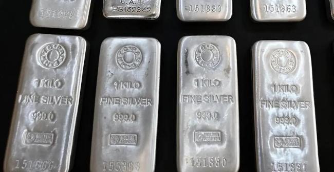 白银腰斩后反弹30%,谁在抄底 散户逆势涌入