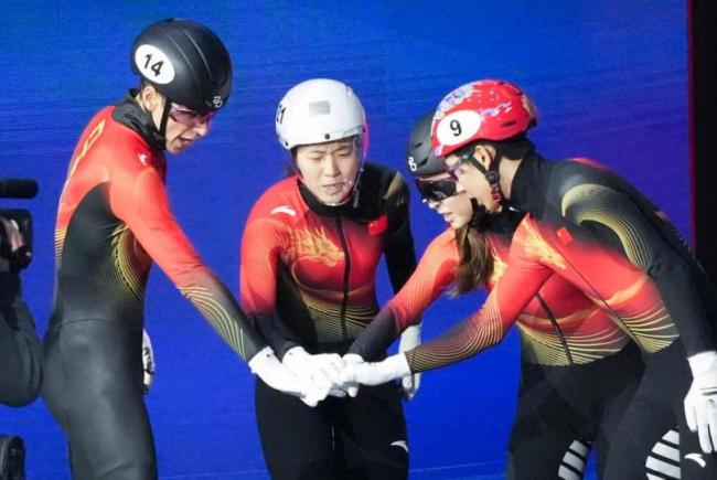 武大靖为林孝埈刘少昂孙龙加油 失误后的反思与成长