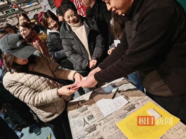 超市老板拿出1300万额外发给员工