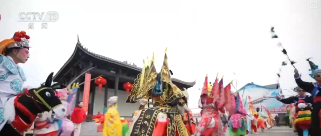 百鼓齊鳴 多彩民俗“引客來”璀璨非遺年味濃