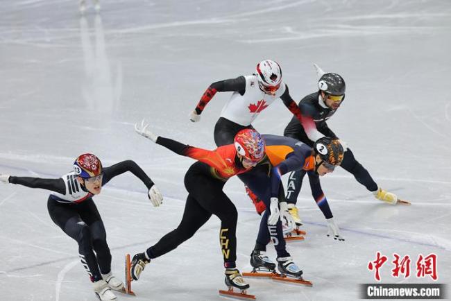 孙龙短道速滑1000米夺银牌 中国速度闪耀米兰