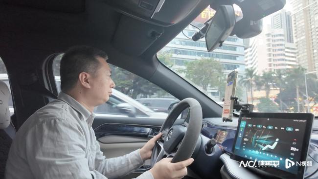 广州网约车司机老马节前忙:迎更多国外游客,有些专程来购物