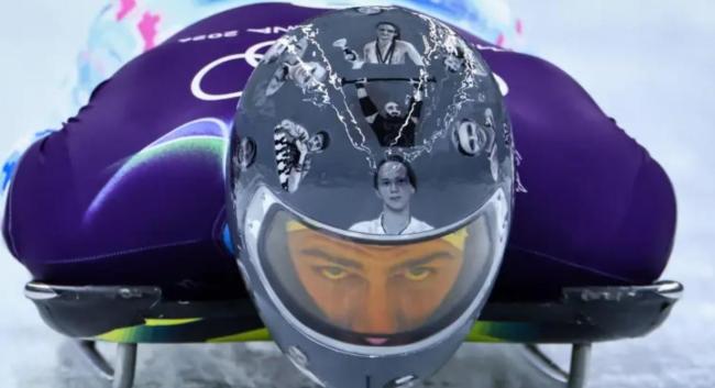 乌选手戴记念头盔被取消参赛履历