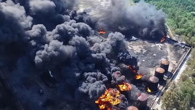 俄一军械库遭袭 附近居民紧急撤离 俄军防空体系再失效