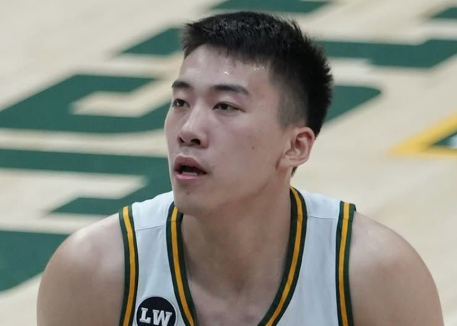 惨败仍坐稳首发！王俊杰10 4 1 1 1连续4场上双 赵维伦3中0