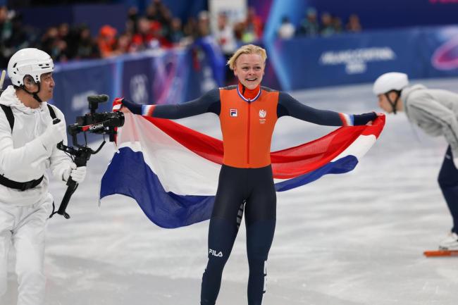 荷兰选手连破记录冬奥会摘金