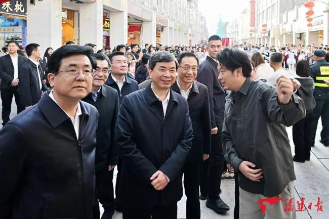 福建省委书记省长，目送“和平新星”号驶向金门