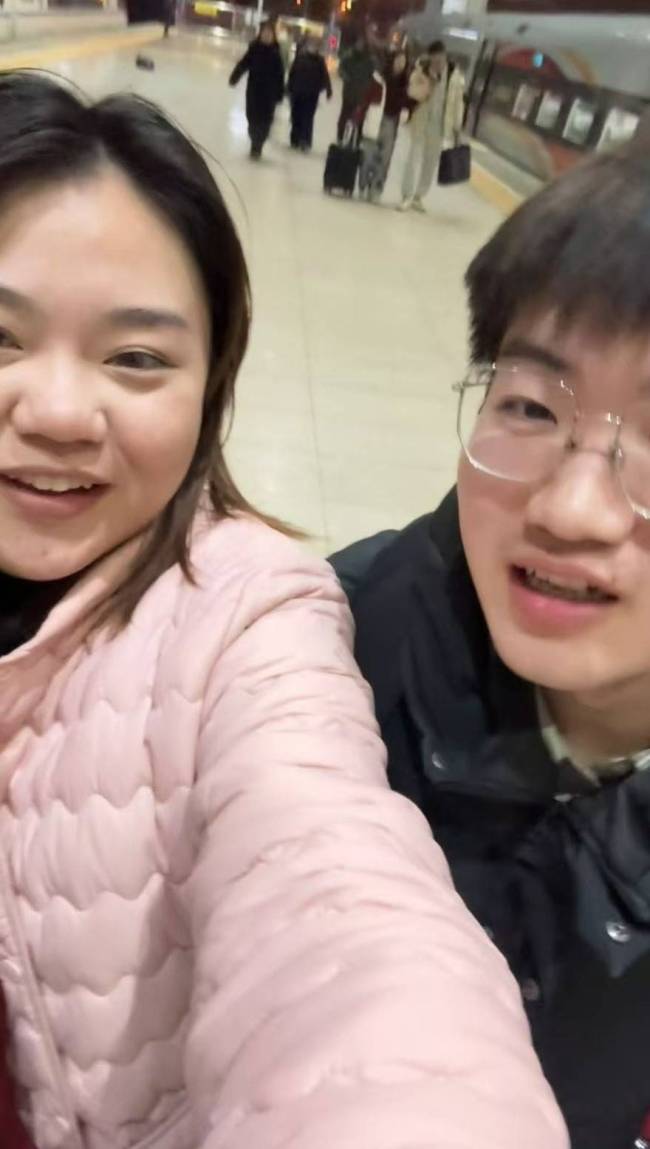南下东北人过年回家：往返机票4000