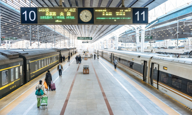 站站停的“慢”火车,串起山里村民的幸福