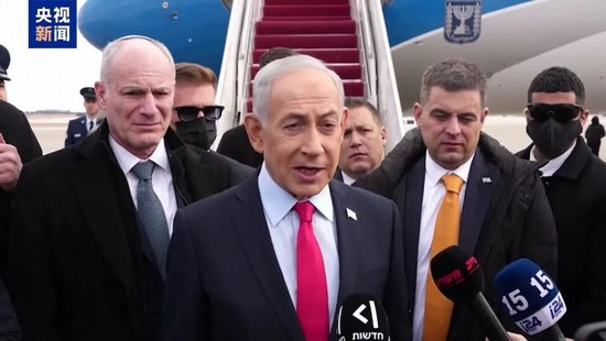 美股黄金股爆发 金银价格大涨助推