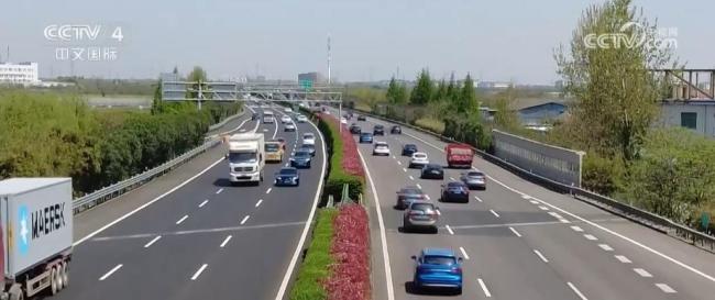 多视角透视长假出行新图景 南北双向奔赴团圆