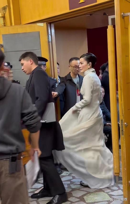 王菲春晚将演唱《你我经历的一刻》 第六次登台引热议