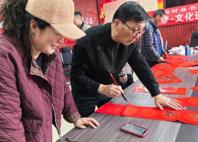 春联里的东北农村新貌 乡村振兴暖人心