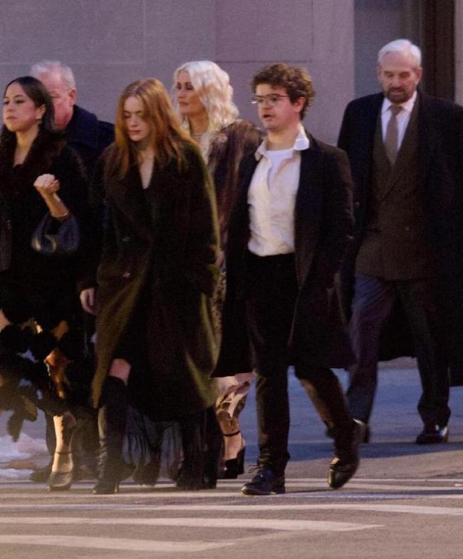 玛雅霍克成婚 《怪奇物语》剧组温馨重聚