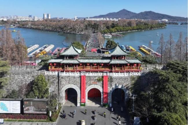 从春联看好意思韵 千年文化之好意思