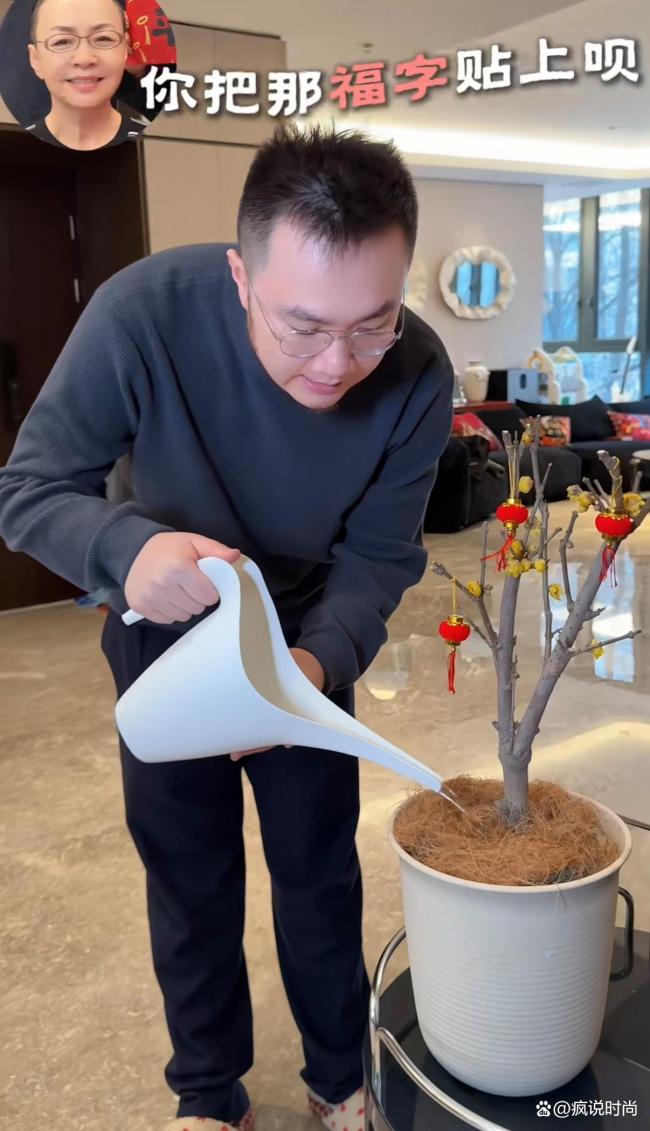 宋丹丹和女儿儿媳沿途过年 温馨家庭乐