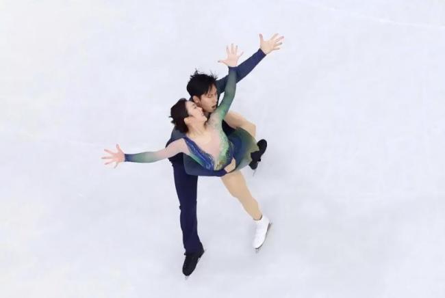 双人滑传奇彼此鞠躬致谢,隋文静/韩聪:我们已赢了 复出之路的坚韧与荣耀